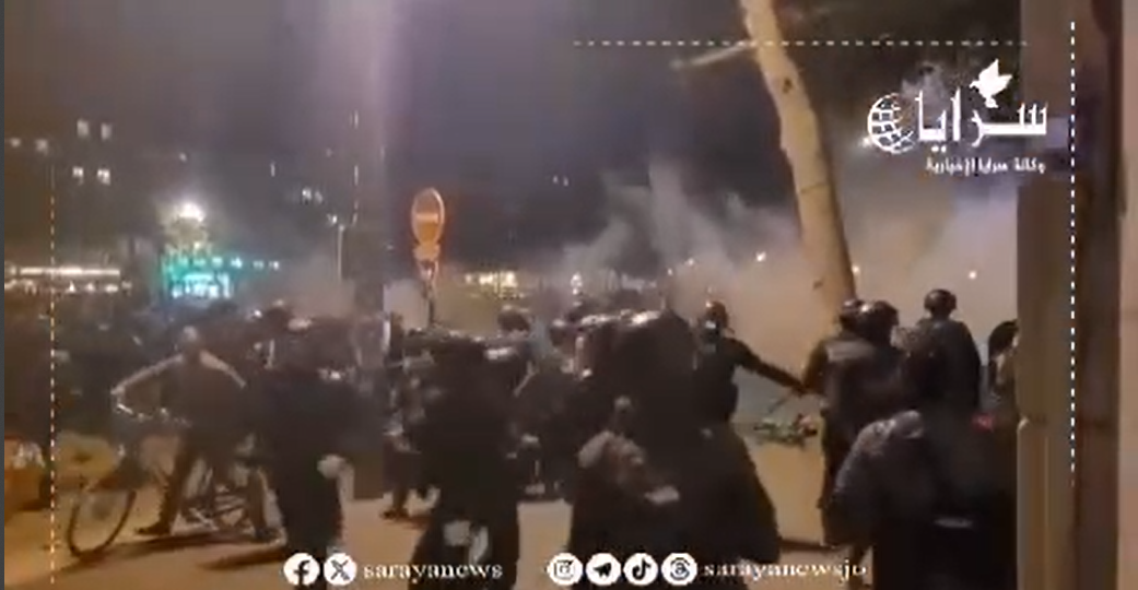 بالفيديو  ..  ‏أعمال شغب في ‎باريس والشرطة تطلق الغاز المسيل للدموع بكثافة لتفريق المتظاهرين 