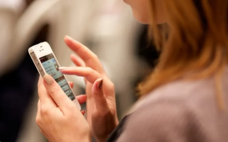 الإمارات ..  تخسر أموالها في عملية احتيال لإخراج زوجها من السجن