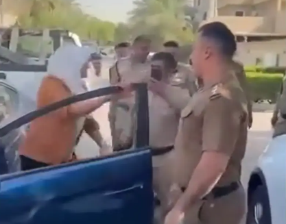 شاهد شرطية برتبة ملازم أول تتضارب مع زميلها في بغداد