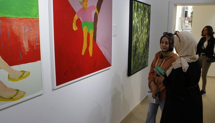 «خذ بيدي أيها المستحيل» ..  معرض فني يعكس الواقع الفلسطيني