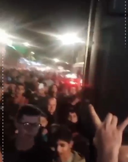 بالفيديو ..  وقفة احتجاجية في ساكب رفضًا لعدوان الاحتلال على غزة 