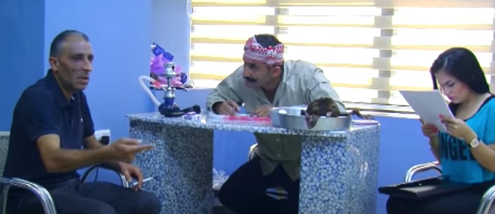 الكاميرا الخفيه: شخص يصاب بالذعر