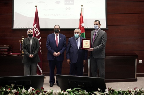 الروابدة يتوج نهائي المسابقة العلمية الصيدلانية الثالثة وجامعة الزيتونة الأردنية تحصد "اللقب"