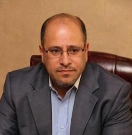 هاشم الخالدي يكتب : دولة الرئيس ..  حكومتكم دمرت تجارة السيارات وزادت اسعار الالبسة  .. فماذا تريدون اكثر