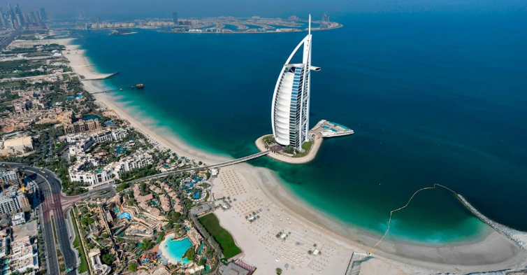 دبي تفتتح أول فندق لمشجعي كأس العالم نوفمبر القادم 