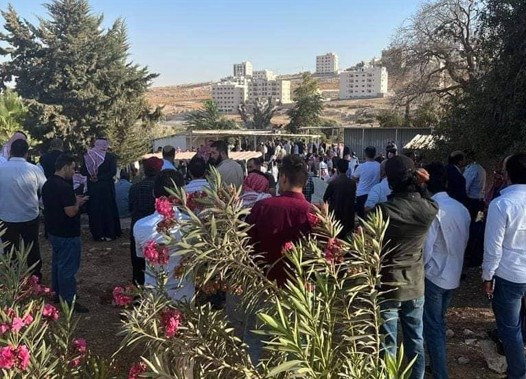 بالصور  ..  تشييع جثمان الشاب المقتول في شفا بدران 