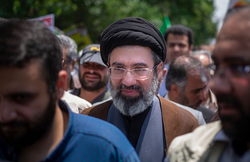 أين مجتبي خامنئي ..   كيف تدير طهران معركة البقاء من وراء الستار ؟