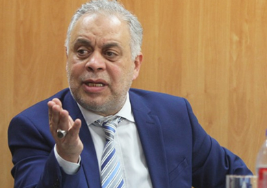 نقيب الممثلين يعلق على مشهد تمزيق محمد رمضان «الباسبور» خلال مسلسل «البرنس»