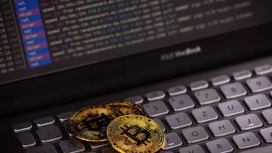 خبير يتحدث عن سبب مرتبط بالعملات الرقمية وراء الانقطاع الواسع للكهرباء في آسيا الوسطى