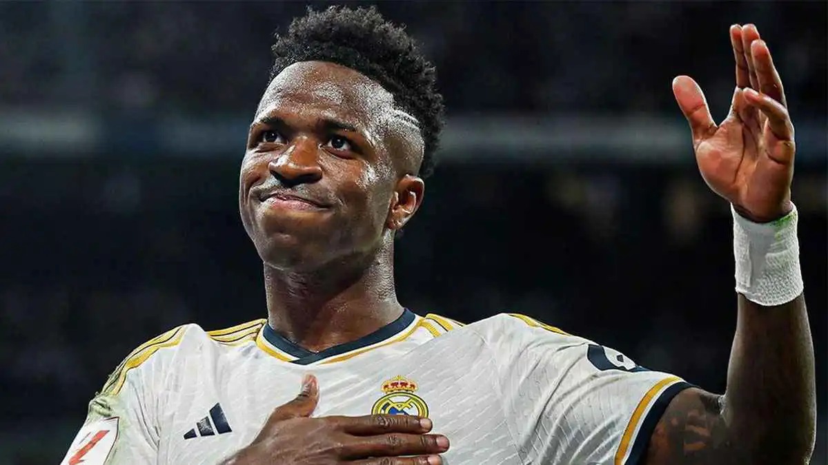 لن أرحل مجانا ..  فينيسيوس يثير قلق إدارة ريال مدريد بوعد غريب  