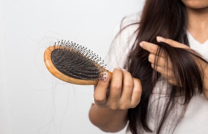 خطوات طبيعية سهلة لعلاج تساقط الشعر