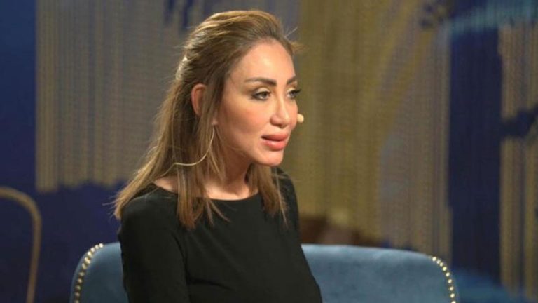 ”زلة لسان“ وضعتهن في ورطة ..  مذيعات يخرجن من سباق المنافسة