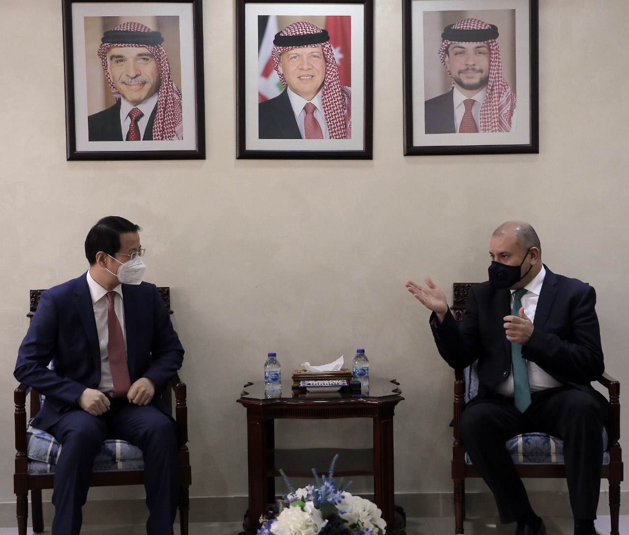 العودات يستقبل سفيري العراق والصين لدى الأردن