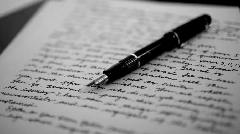طريقتك بالكتابة قد تكشف ألزهايمر مبكراً