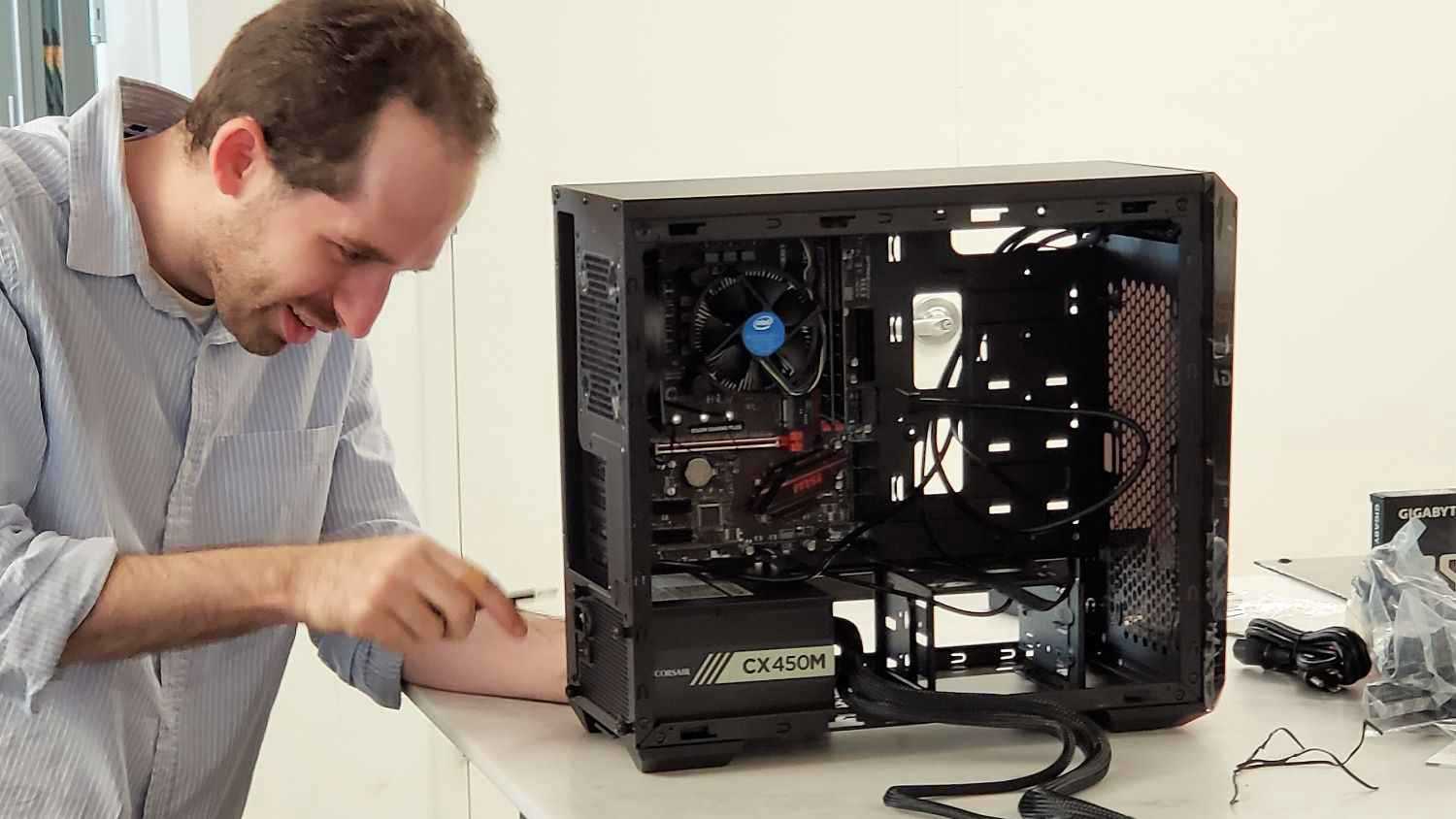 لا تُنفق أموالك عبثاً ..  ممارسات لم تعد تضيف أي قيمة لكمبيوترك