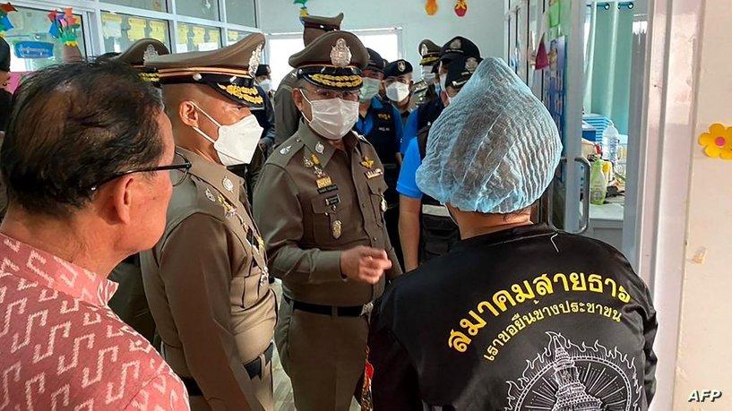  تفاصيل جديدة حول مذبحة تايلند الوحشية ..  ضابط شرطة سابق يقتل 22 طفلا في دار حضانة قبل أن ينهي حياته وحياة عائلته 
