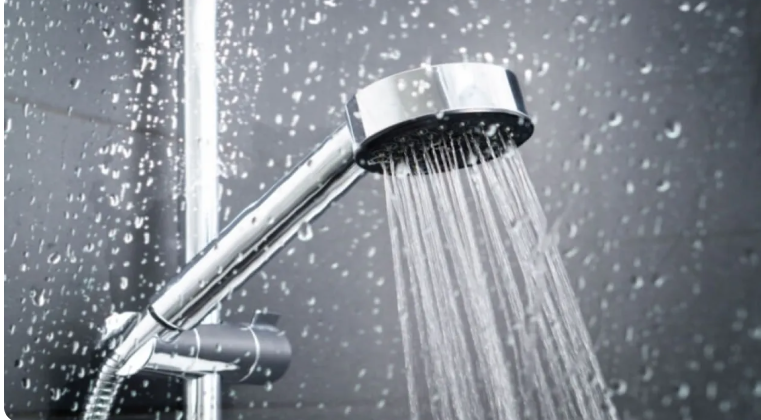 الاستحمام بالماء البارد ..  أحدث صيحة في عالم التخسيس