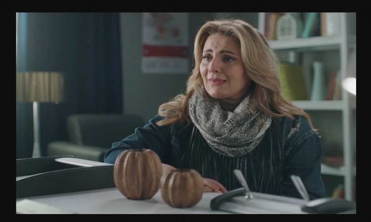 بكلمات مؤثرة ..  رانيا محمود ياسين تدعو لـ والدها
