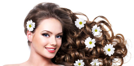 تعلمي الطريقة الصحيحة لعمل حمام زيت الشعر