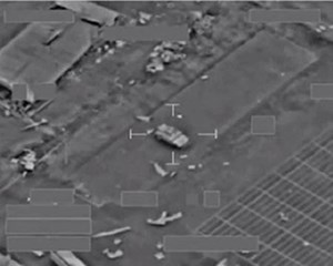 بالفيديو ..  شاهد لحظة تدمير مقاتلات بريطانية لمركبات تابعة لداعش