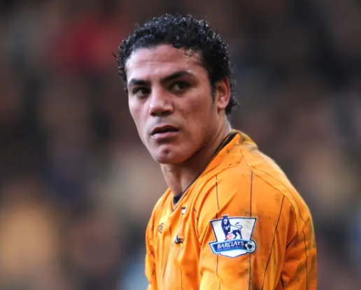 القبض على لاعب الكرة عمرو زكي في مطار القاهرة ومنعه من السفر