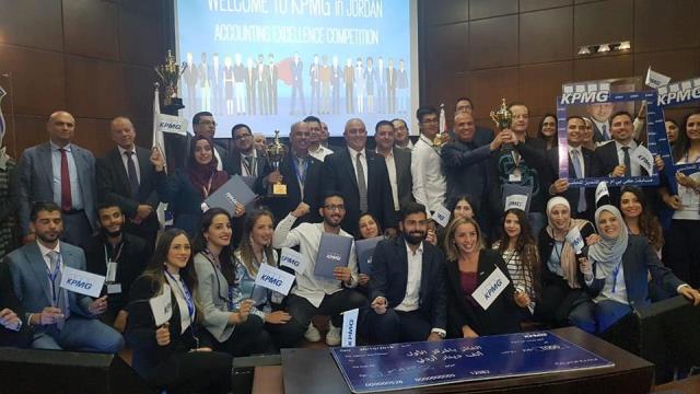 "الشرق الاوسط" تحقق  المركز الثالث في مسابقة  كي بي ام جي للتميز المحاسبي .. صور
