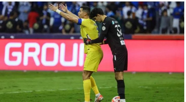 الهلال يسخر من كريستيانو رونالدو