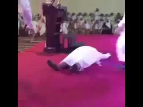 بالفيديو  ..  ابو جفين يسقط مغشيا عليه بسبب ضغط الدم