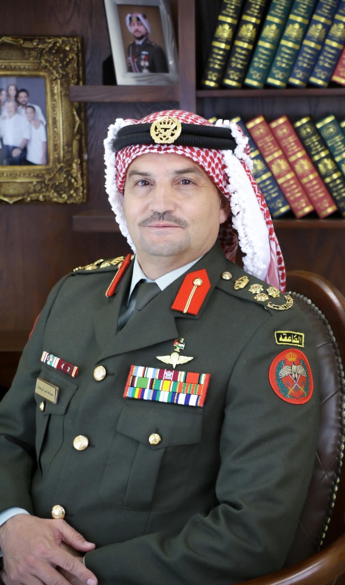 فاضل سالم الفريحات يهنئ العميد الركن عبدالله خزاعي فريحات بالترفيع