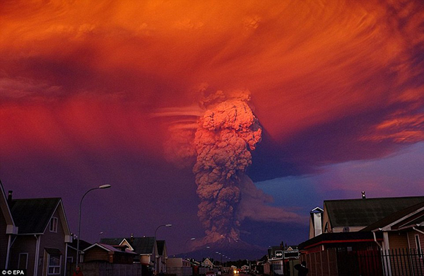 صور: بركان فيلاريكا ..  غضب الطبيعة يظهر في أمريكا اللاتينية