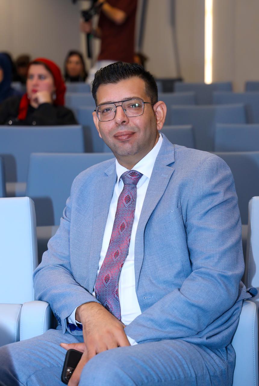 فهد فايز العملة يكتب: “على العهد” ..  بعدسة واحدة سيرة وطن وقائد