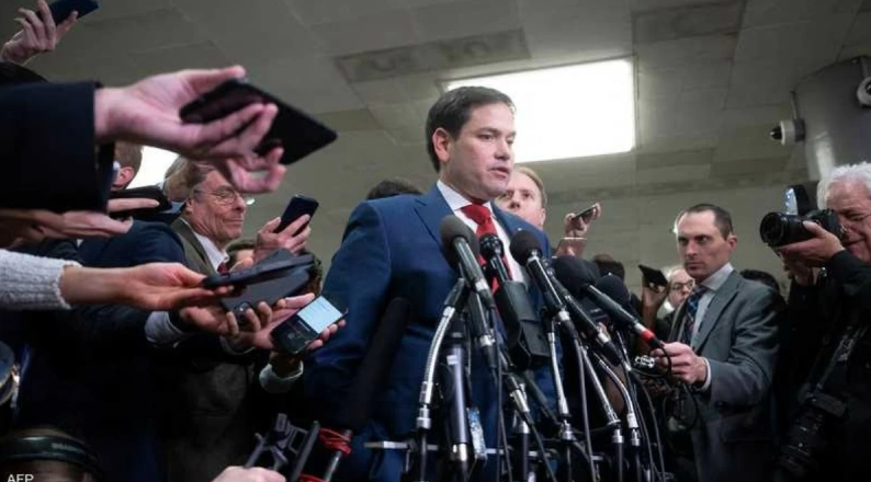 وزير الخارجية الأمريكي يحذر العراق بشأن العلاقات مع إيران