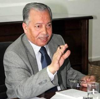 رجال الوطن مواقف لا تهرم ..  نايف القاضي  