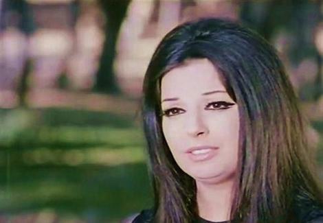 بالصور  ..  بعد غياب 18 عاما ..  "نجاة الصغيرة" تظهر من جديد  ..  تفاصيل 