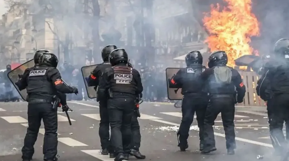 فرنسا: تراجع حدة الاضطرابات والداخلية تعلن اعتقال 719 شخصا