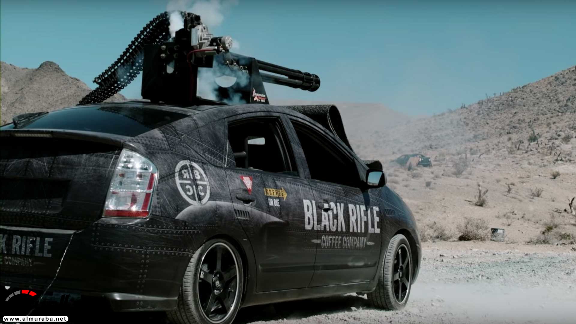 “بالفيديو والصور” تويوتا بريوس معدلة برشاش طائرة F16