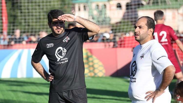 أبو تريكة يشارك في مباراة بين روسيا وقطر في الساحة الحمراء