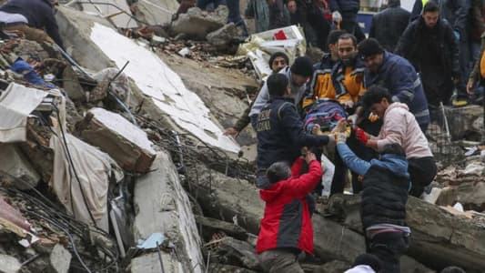 تركيا: ارتفاع عدد ضحايا الزلزال إلى 5894 قتيلا و34810 جرحى