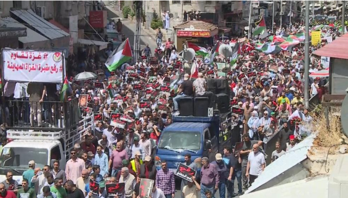 مسيرة في عمّان دعما لغزة وتنديدًا بالصمت الدولي إزاء جرائم الاحتلال