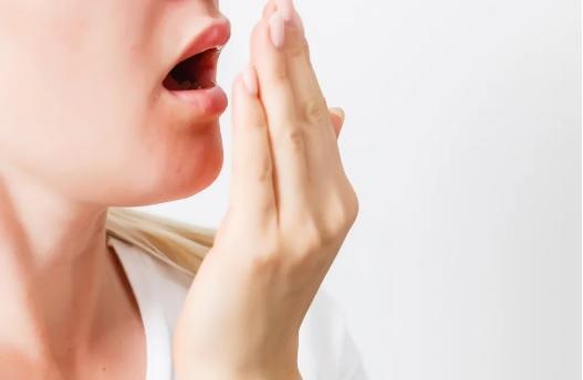 نصائح للتخلص من رائحة الفم الكريهة خلال الصيام