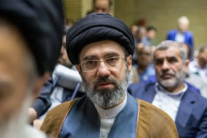 تقارير: جهود استخباراتية مكثفة للوصول إلى مجتبى خامنئي وسط غموض يلف مصيره ومكانه