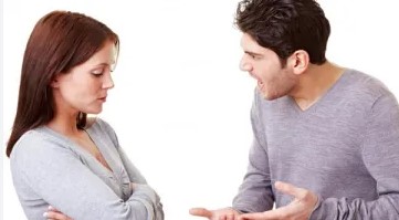 كيف أتصرف مع تفلتات أخي الأصغر وتعديه على من حوله؟