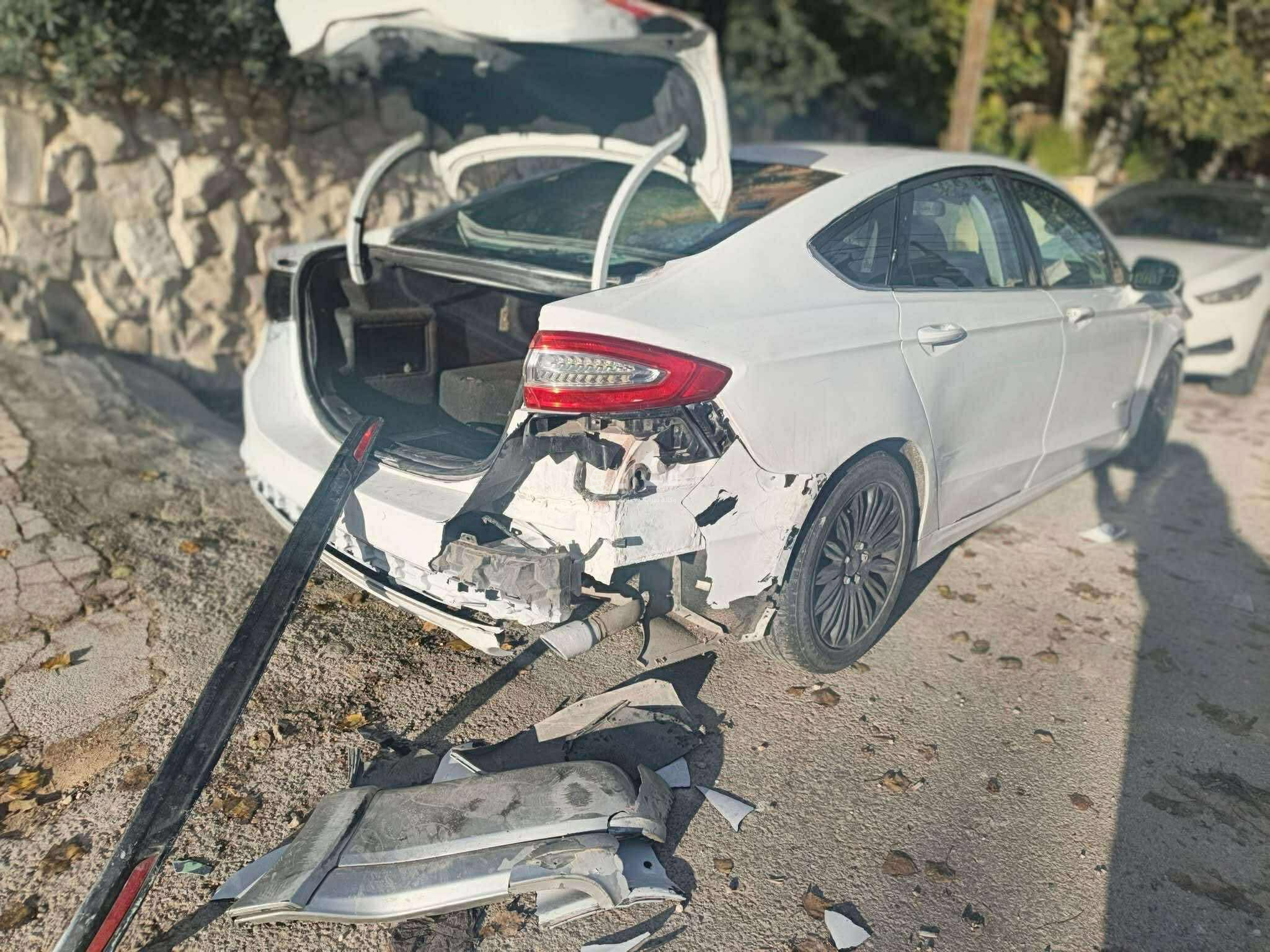 مواطن في السلط يضرب أروع أمثلة التسامح بعد تعرض مركبته لحادث صدم وفرار  ..  صورة 