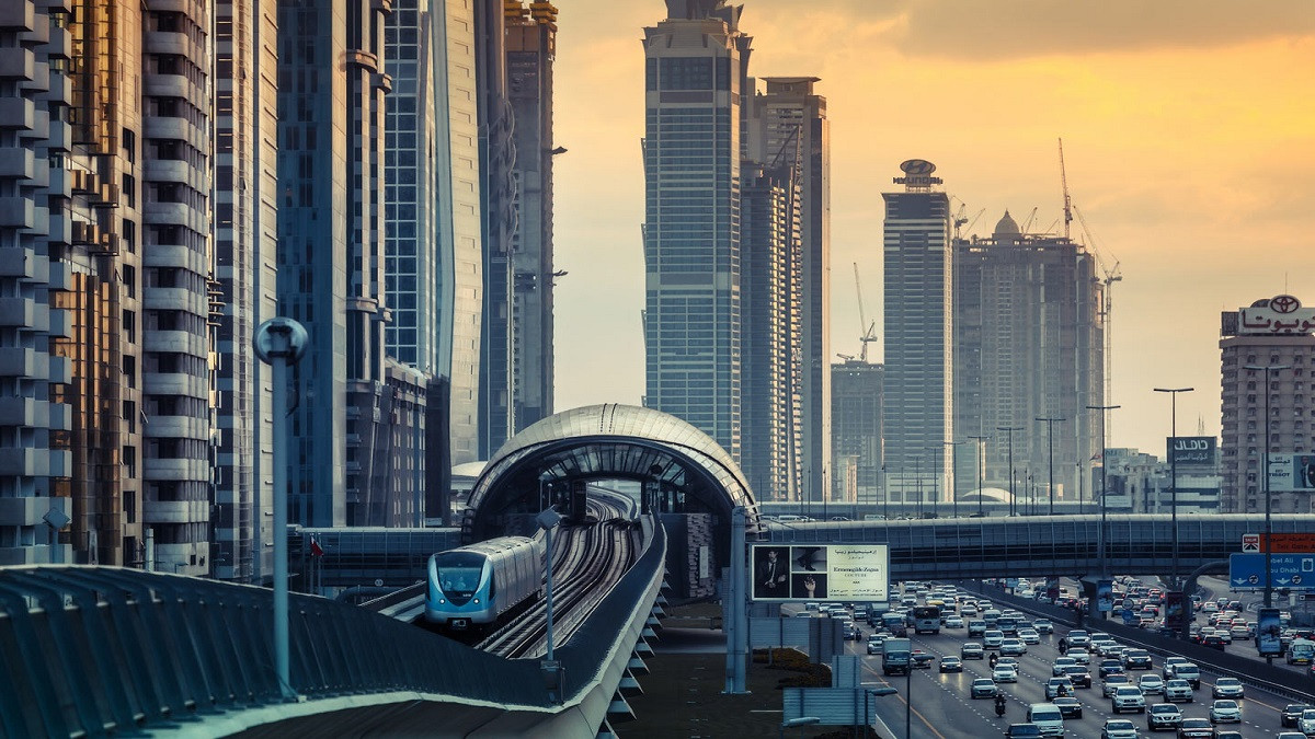 دبي تعلن فتح مراكز التسوق ومحال العمل الخاصة بشكل كامل