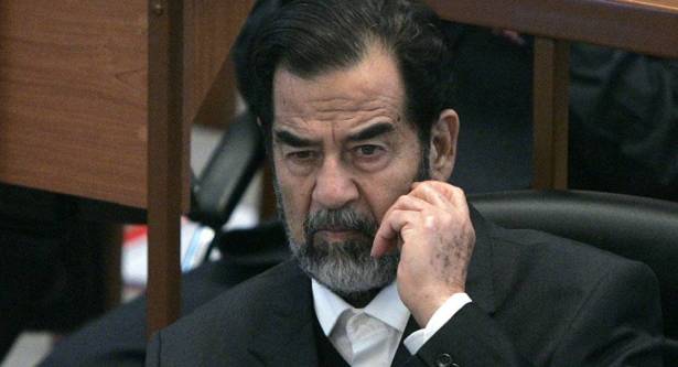 طبيب عراقي يكشف لأول مرة حقائق عن صدام حسين لحظة إعدامه