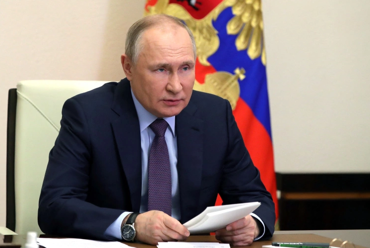 "المعروف بأسلوبه الفظ وتشدّده القومي" ..  بوتين يقيل رئيس وكالة الفضاء 