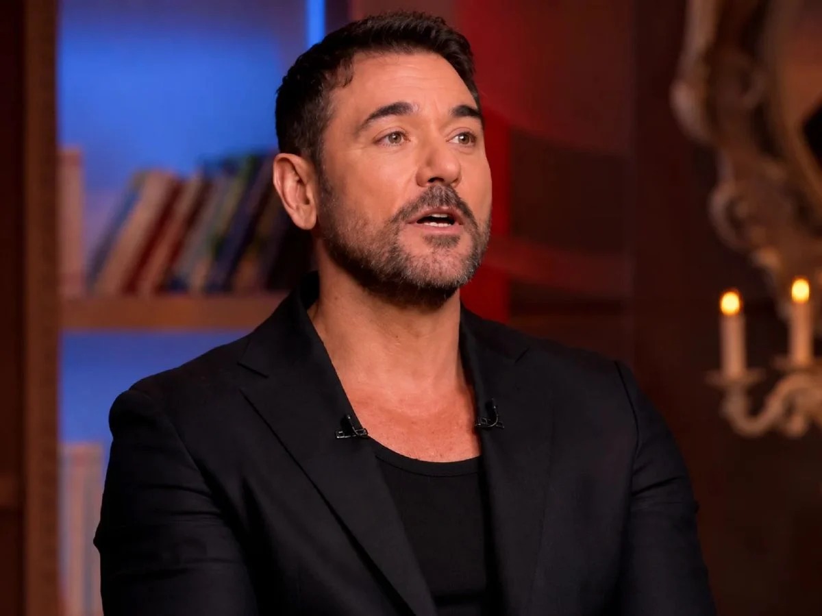 أحمد عز يشوّق الجمهور لمسلسل "الأمير": "بنعمل حاجة شبه الأعمال العالمية" (فيديو)