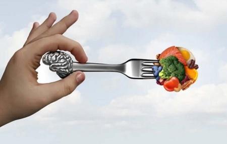 خبير من هارفارد: هذه أفضل 6 أطعمة للدماغ