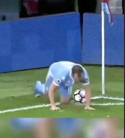 تعثر خلال تنفيذ ركنية! (فيديو)