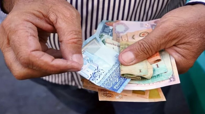 كشفية الطبيب المختص تعادل "سدس" راتب ذوي الحد الأدنى للأجور  ..  متى ترتفع رواتب الأردنيين ؟